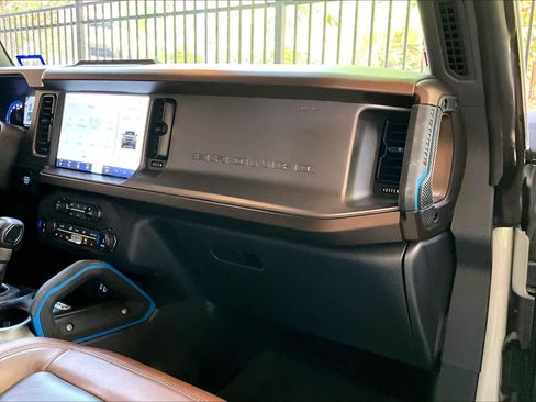 Used 2022 Ford Bronco Outer Banks w/ Sasquatch Package AWD/4WD image 26