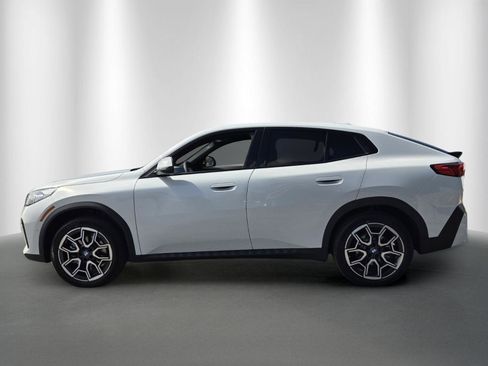 New 2026 BMW X2 xDrive28i AWD/4WD image 4