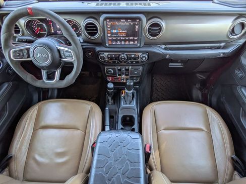 Used 2021 Jeep Gladiator Rubicon AWD/4WD image 12