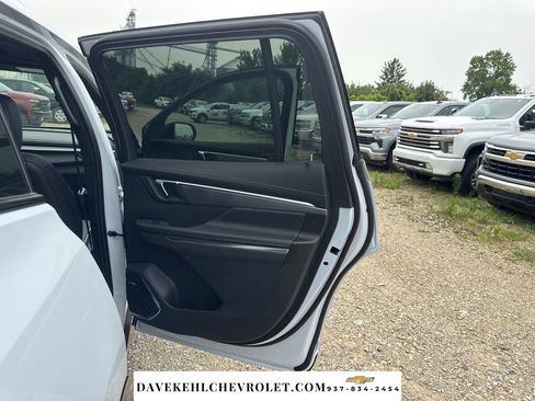 Used 2026 Buick Enclave Sport Touring w/ Power Package AWD/4WD image 30