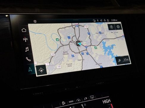 Used 2024 Audi Q8 e-tron Premium Plus w/ Premium Plus Package image 27