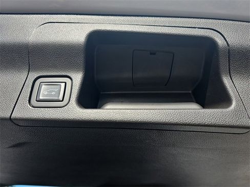 Certified 2023 GMC Acadia SLE w/ Driver Convenience Package image 14