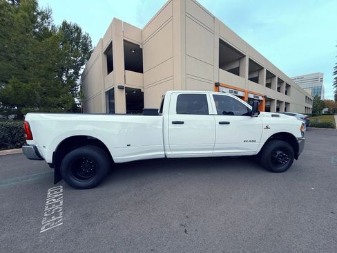 Used 2020 RAM 3500 Tradesman w/ Chrome Appearance Group image 6