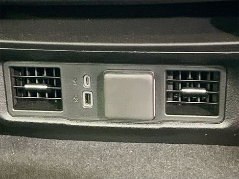 Used 2025 Chevrolet Silverado 1500 LT image 25