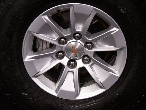 Used 2025 Chevrolet Silverado 1500 LT image 9