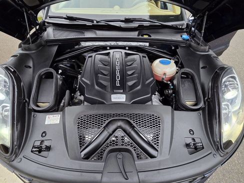 Used 2015 Porsche Macan S image 13
