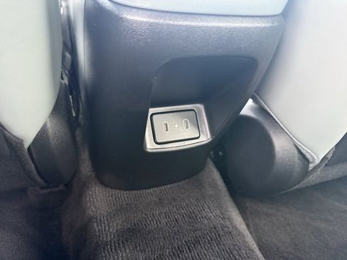 Used 2024 Hyundai Elantra Limited image 13