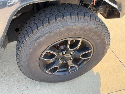 Used 2017 Jeep Wrangler Unlimited Sahara AWD/4WD image 25