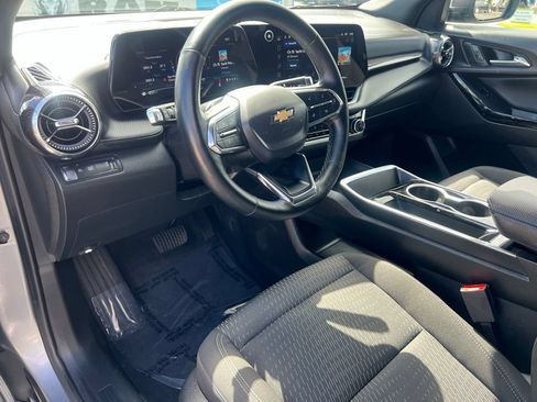 Used 2025 Chevrolet Equinox LT FWD image 24