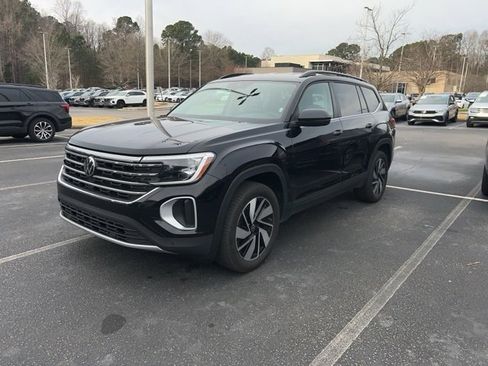 Used 2025 Volkswagen Atlas SE image 5