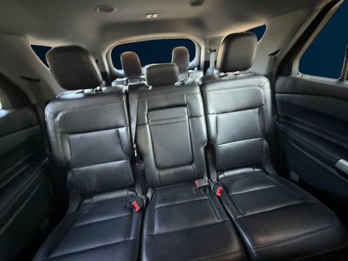 Used 2024 Ford Explorer Limited AWD/4WD image 18