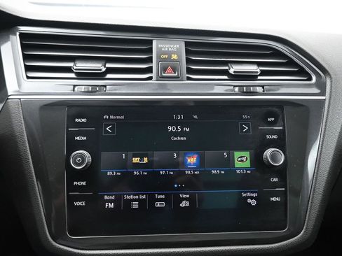 Used 2019 Volkswagen Tiguan SEL image 16