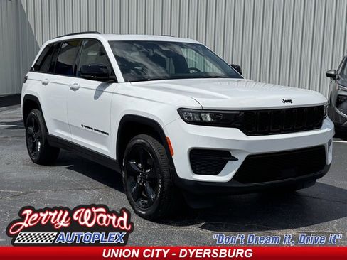 Used 2024 Jeep Grand Cherokee Altitude image 1