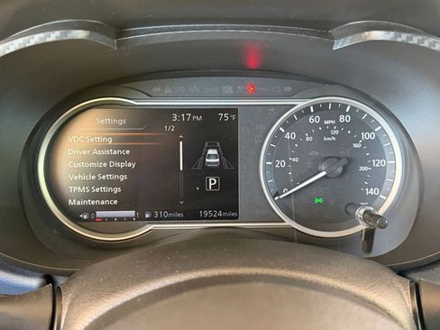Used 2025 Nissan Versa SV FWD image 38