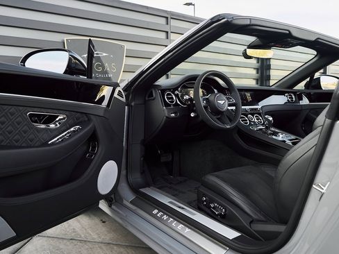 Used 2024 Bentley Continental GT S image 22