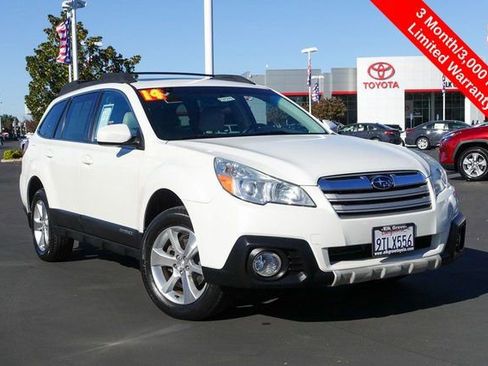 Used 2014 Subaru Outback 2.5i Limited w/ Moonroof Package image 2