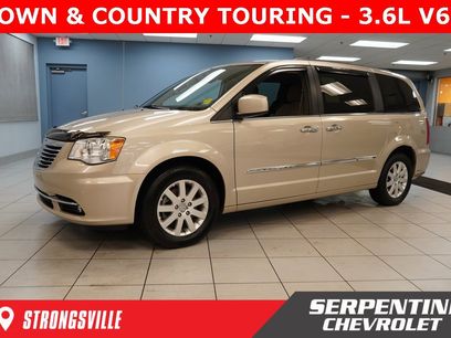 Used 2014 Chrysler Town & Country Touring w/ Driver Convenience Group