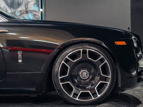 Used 2018 Rolls-Royce Dawn RWD image 3