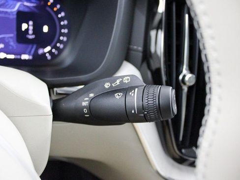 New 2026 Volvo XC60 B5 Ultra w/ Protection Package Premier image 21