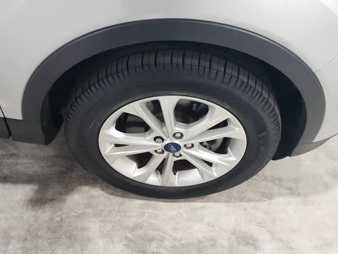 Used 2019 Ford Escape SE image 15