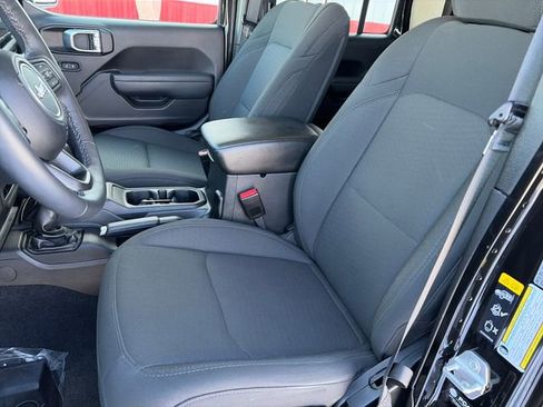 Used 2022 Jeep Gladiator Sport AWD/4WD image 36