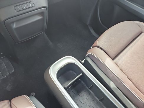 Used 2025 Volkswagen ID. Buzz Pro S RWD image 21