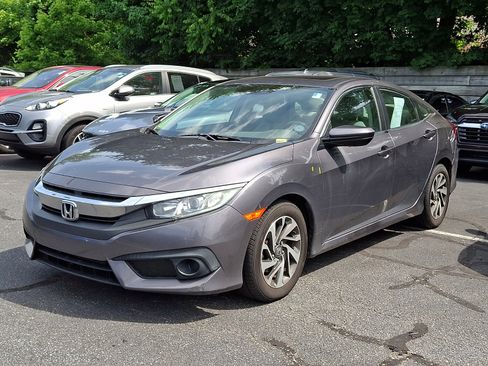 Used 2018 Honda Civic EX image 2
