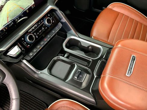 Used 2025 GMC Sierra 2500 Denali Ultimate image 15