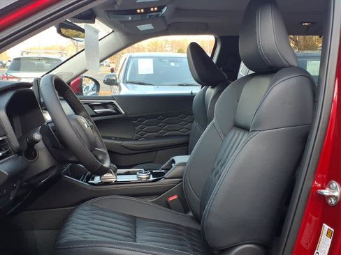 New 2026 Mitsubishi Outlander SEL image 8
