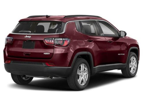 Used 2022 Jeep Compass Latitude FWD image 2