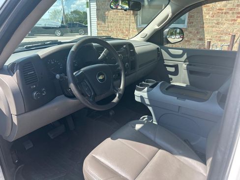 Used 2013 Chevrolet Silverado 1500 W/T AWD/4WD image 16