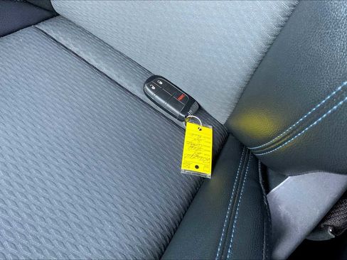 Used 2024 Jeep Compass Latitude image 25