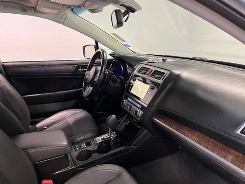 Used 2016 Subaru Outback 2.5i Limited AWD/4WD image 11