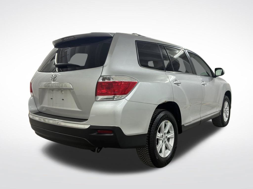 Used 2013 Toyota Highlander FWD w/ Cold Weather Pkg image 2