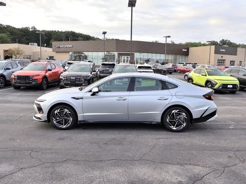Used 2026 Hyundai Sonata SEL FWD image 5