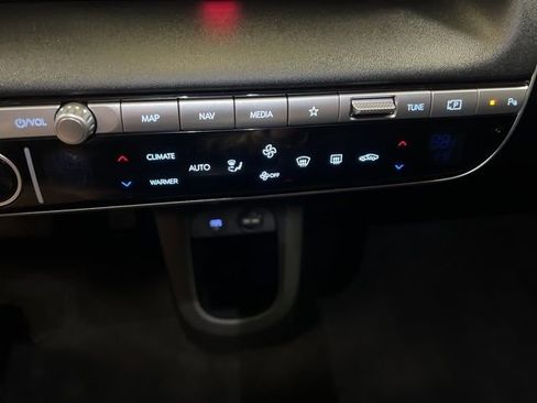 Used 2024 Hyundai Ioniq 5 Limited image 35