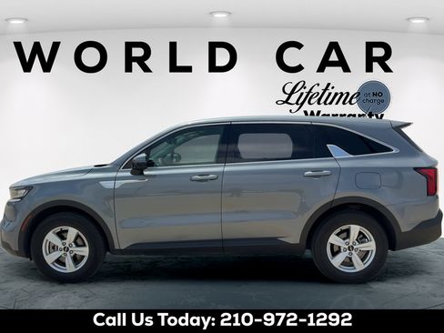 Used 2023 Kia Sorento LX FWD image 6