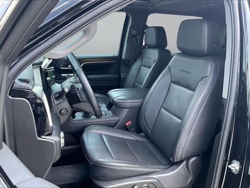 Used 2024 GMC Sierra 1500 Denali w/ Denali Reserve Package AWD/4WD image 8