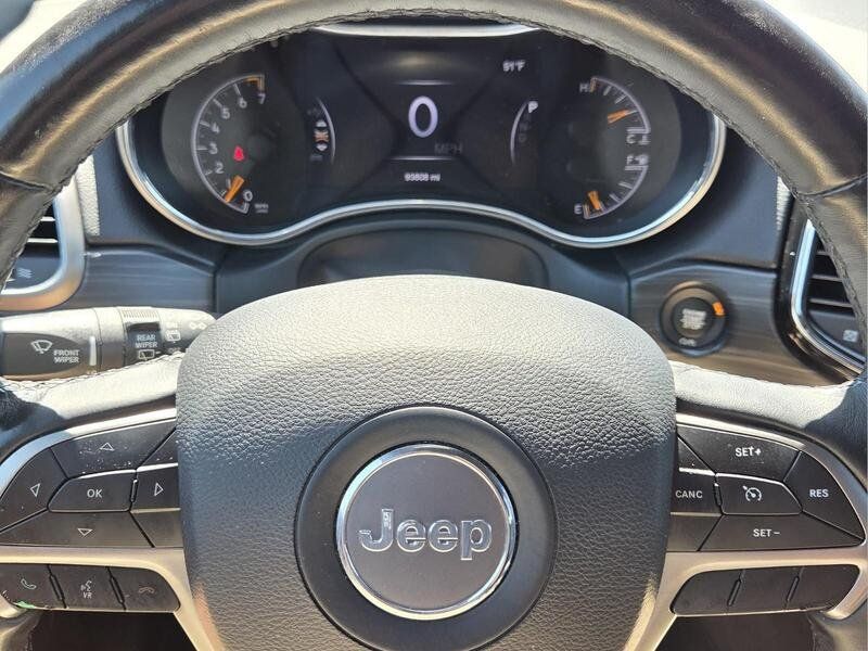 Used 2019 Jeep Grand Cherokee Limited RWD image 30