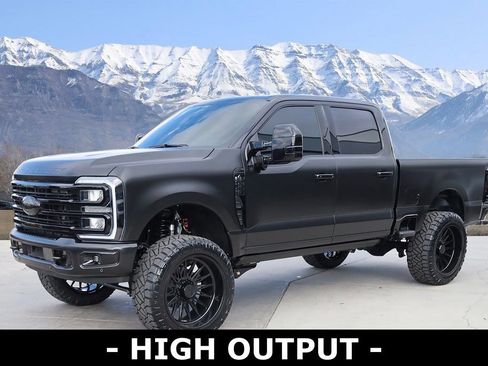 Used 2025 Ford F350 Platinum AWD/4WD image 2