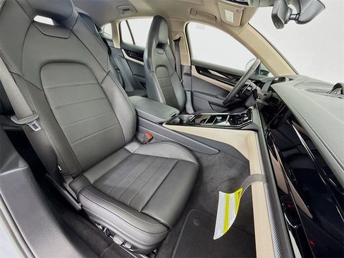 New 2025 Porsche Panamera 4 image 30