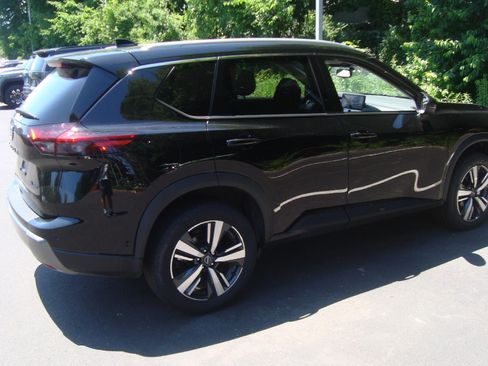 Used 2026 Nissan Rogue SL AWD/4WD image 4