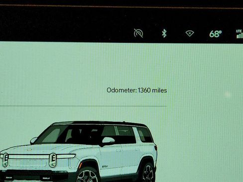 Used 2024 Rivian R1S Adventure AWD/4WD image 16
