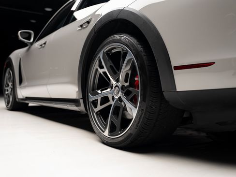 Used 2023 Porsche Taycan 4S image 74