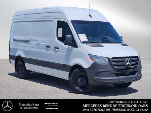 Used 2025 Mercedes-Benz Sprinter 2500 image 1
