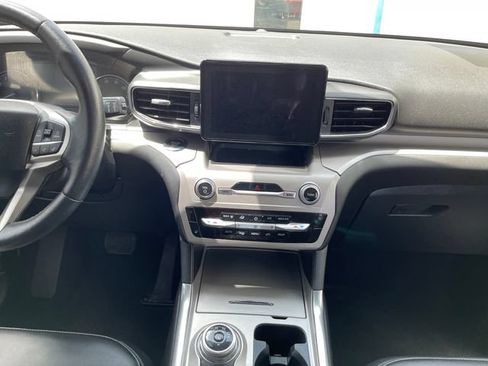 Used 2023 Ford Explorer XLT w/ Equipment Group 202A AWD/4WD image 21