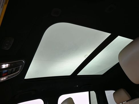 Used 2023 Jeep Grand Cherokee Limited image 11