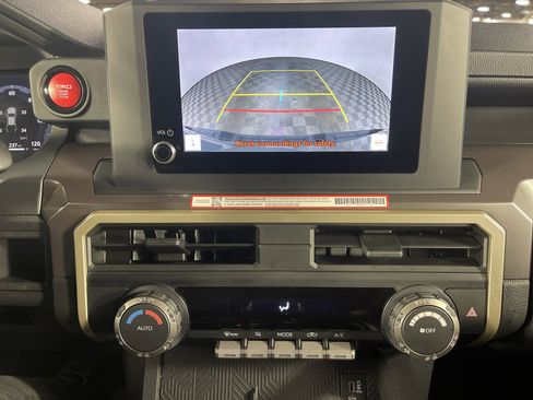 Used 2025 Toyota Tacoma SR image 23