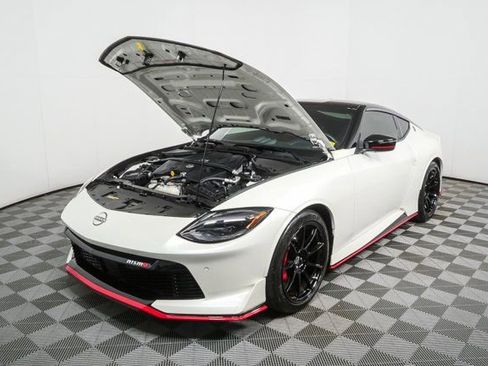 Used 2025 Nissan Z NISMO w/ Floor Mat Package RWD image 28