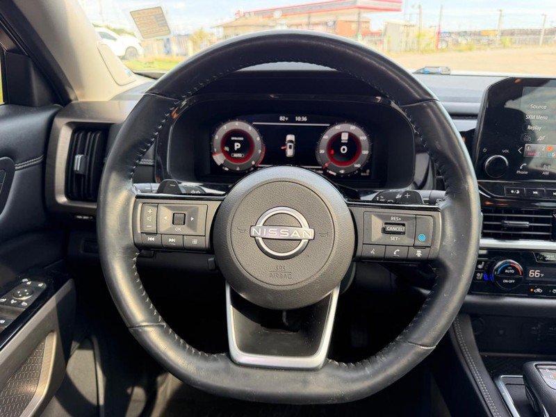 Used 2023 Nissan Pathfinder Platinum AWD/4WD image 13